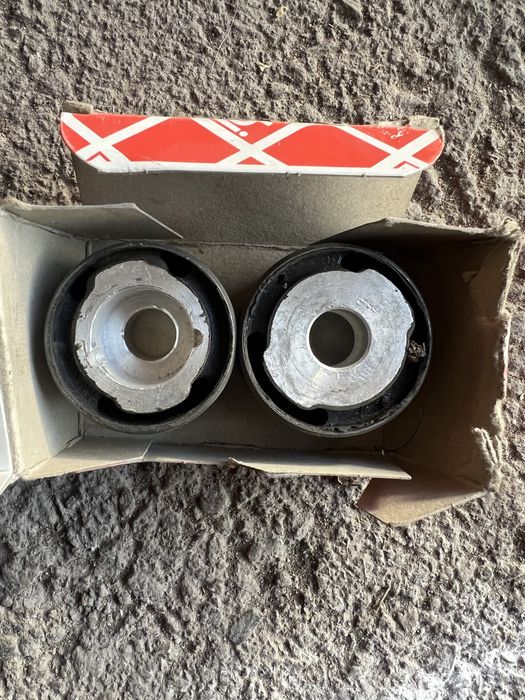 Сайлентблоки задние редуктор