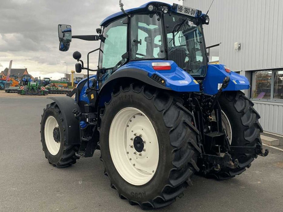 Колесный трактор  NEW HOLLAND T5.110 ELECTRO COMMAND