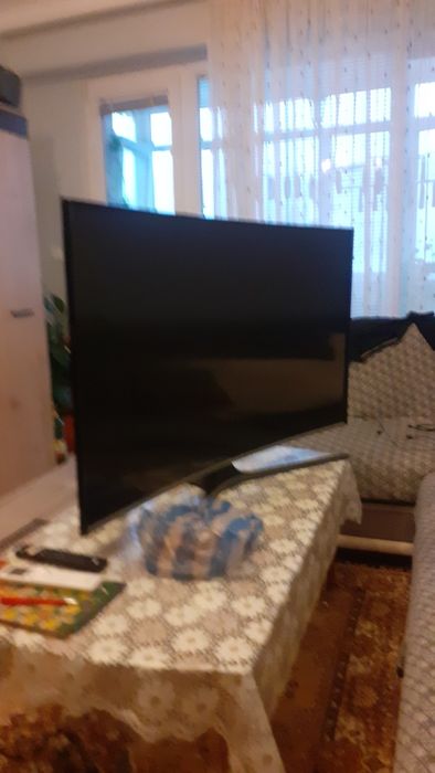 SAMSUNG телевизор 48 инча.