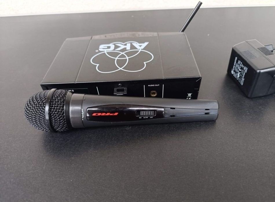 Set microfon și receiver AKG SR 40 PRO