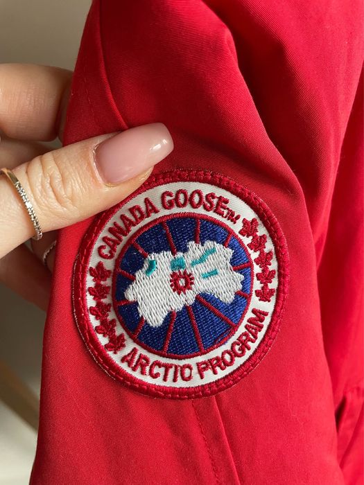 Зимно пухено яке Canada Goose / Chilliwack в червен цвят