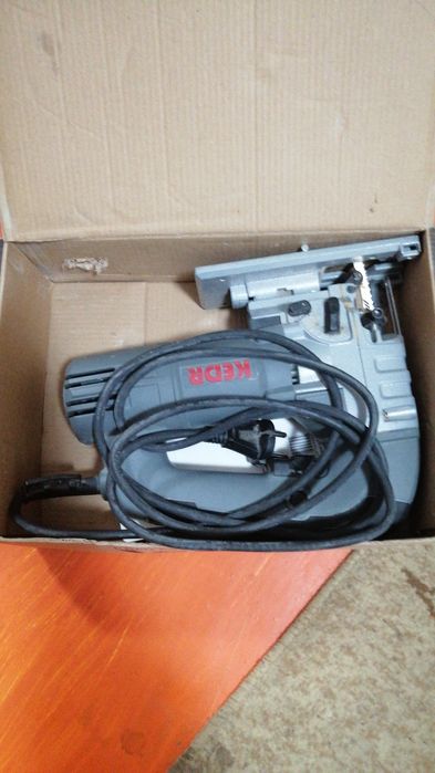 Продам лобзик строительный