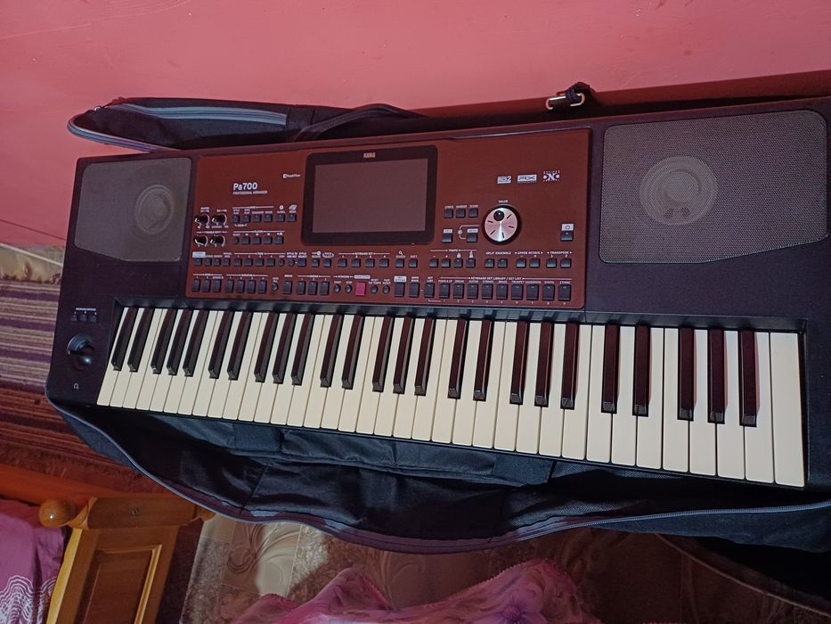 Здравейте продавам korg pa700