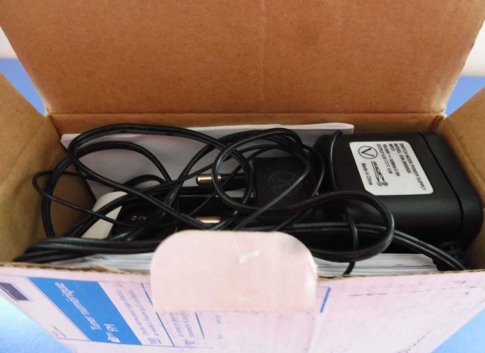 Радио будилник PHILIPS, цифров тунер, 10 радиостанции, аларма