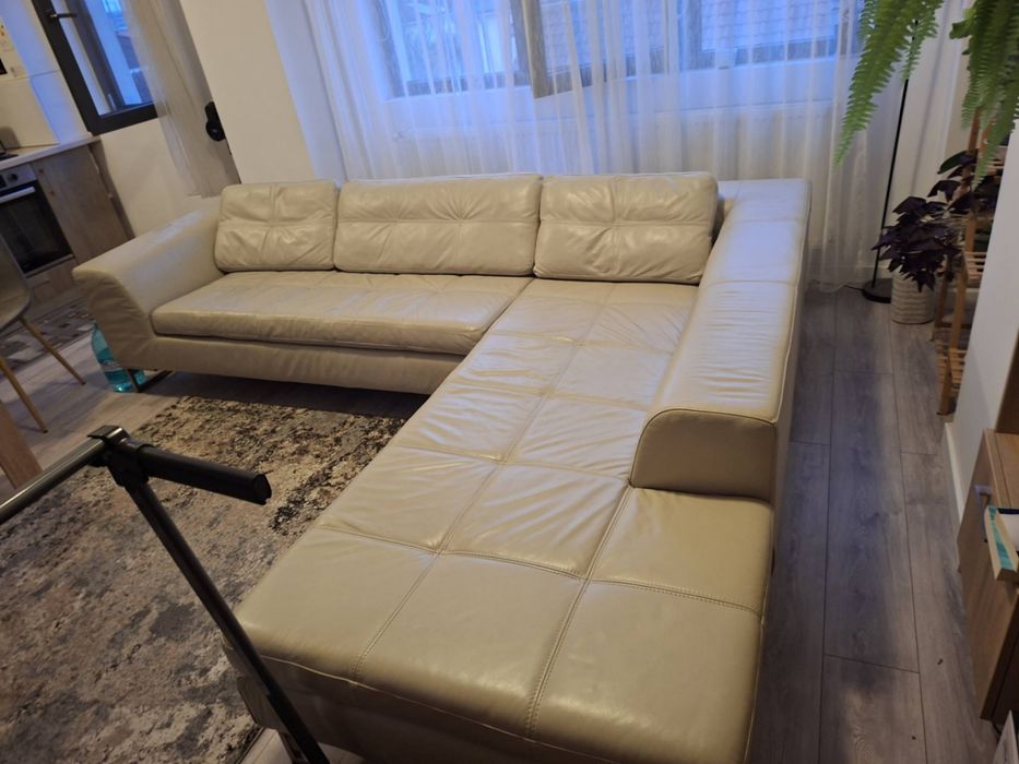 Coltar fix de piele