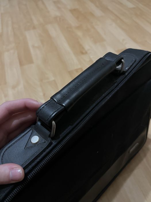 Сумка для ноутбука в отличном состоянии