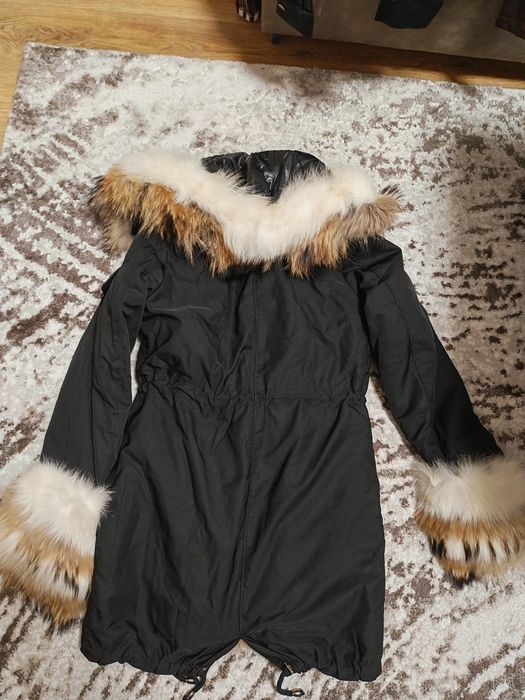 Парка, яке Guess