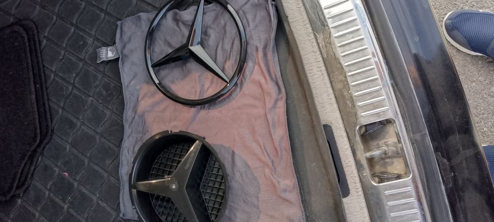 Емблема за Мерцедес W213 с основа