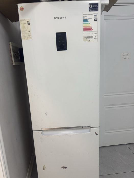 Холодильник ( отличное рабочее состояние)