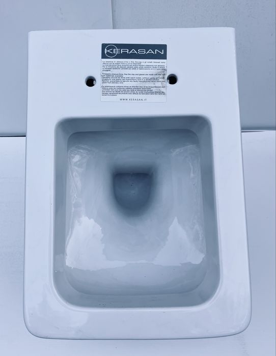 Конзолна тоалетна чиния Kerasan