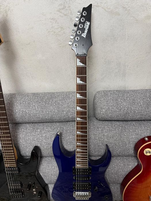 Vând  chitara electrica Ibanez