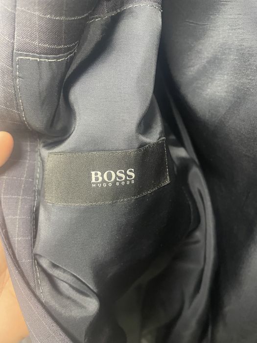 Стилен мъжки костюм Hugo Boss