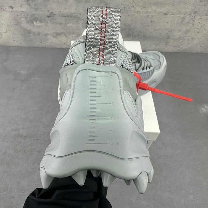 Adidasi Off White ODSY 1000