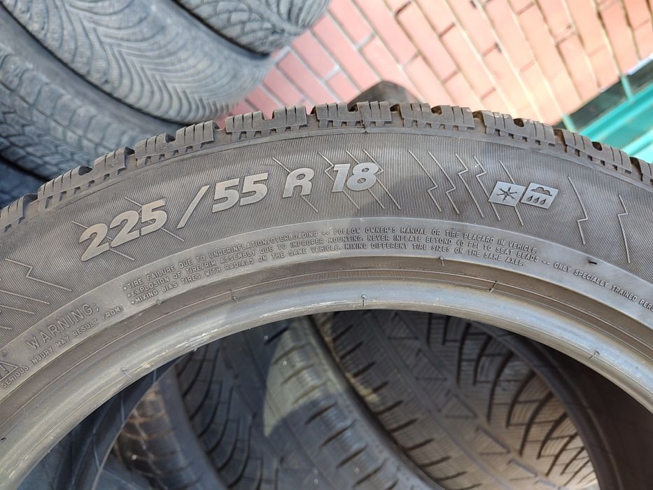 Продавам 4 зимни гуми 225/55/18 Michelin