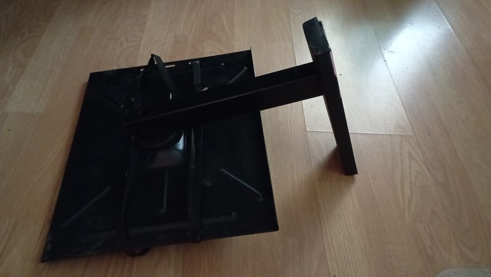 Suport TV de perete pentru TV cu tub