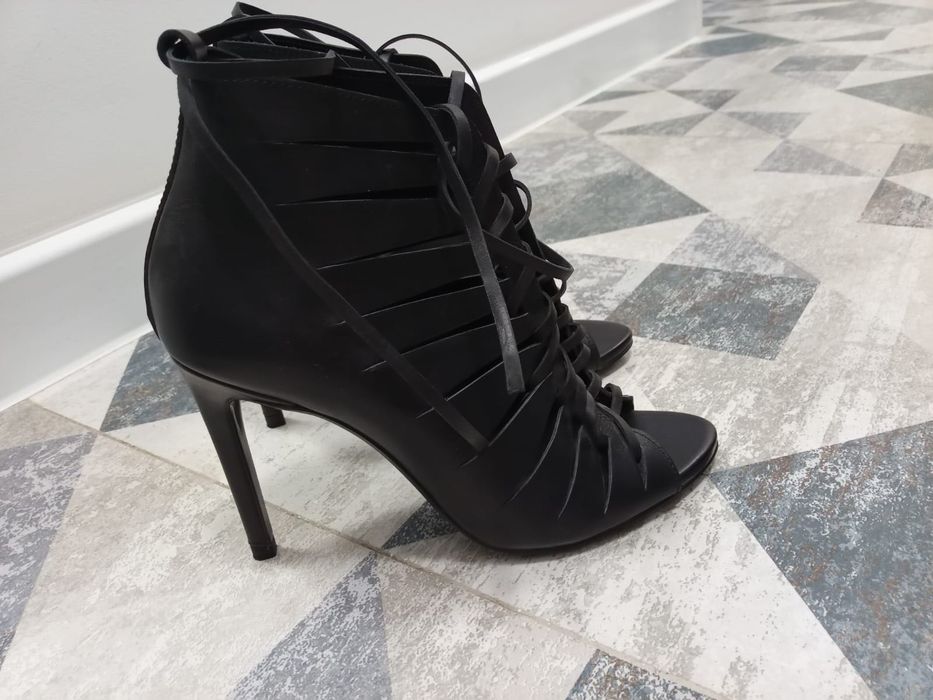 Продам стильные туфли самые разные