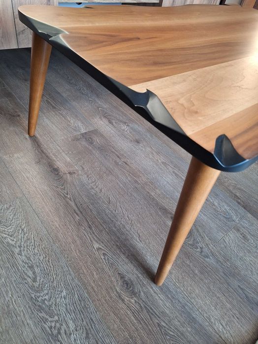 Маса за дневна.Холна маса