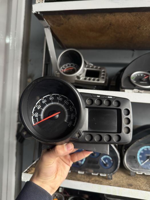 Spark tablo sotiladi