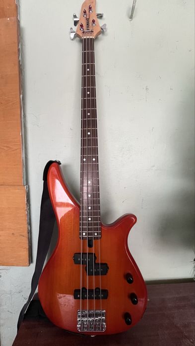 Yamaha бас-гитара rbx170