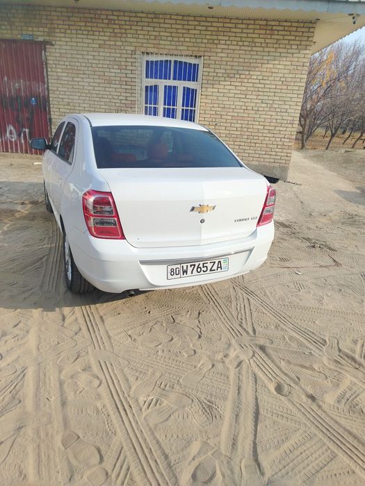 Cobalt mashina sotiladi