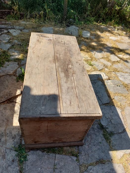 Старинен дървен сандък