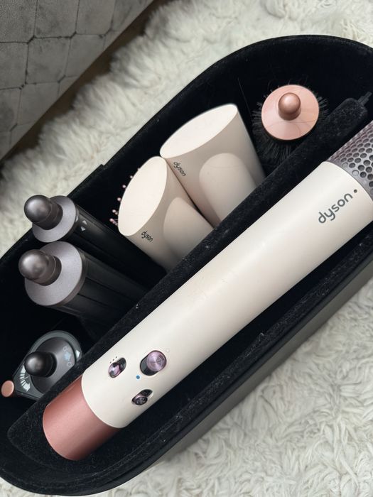 Dyson Airwrap преса / маша