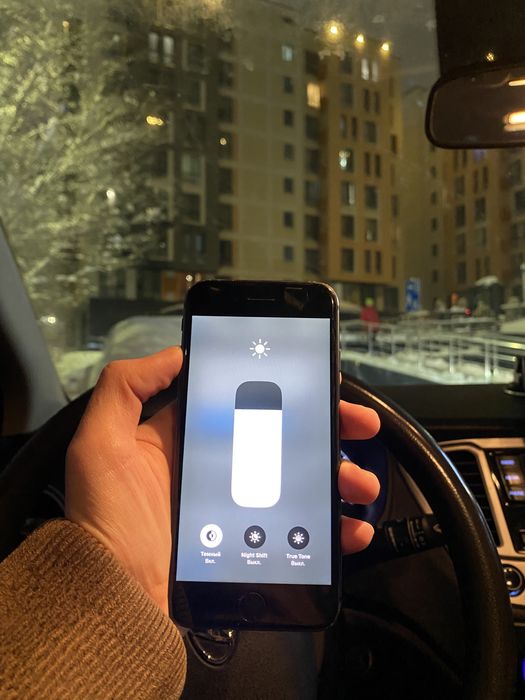 Продам IPHONE 8 (64GB)