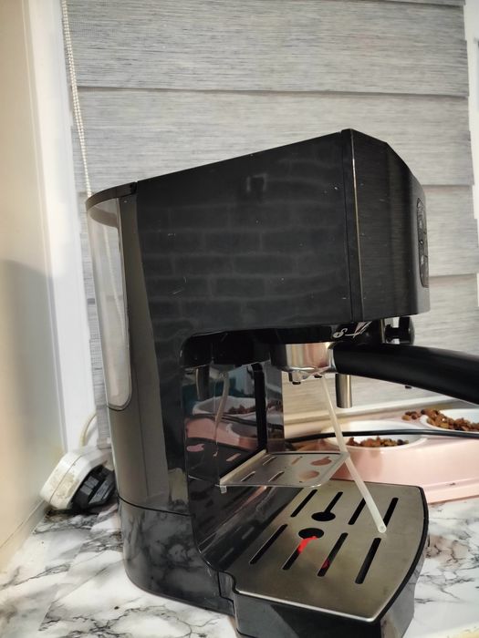 Продам кофеварку