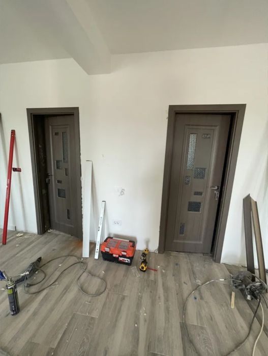Echipă serioasă de 2–3 persoane, cu experiență în renovări interioare  parchet- Glet și îndreptarea pereților - Zugrăvit -Gresie-Faianță