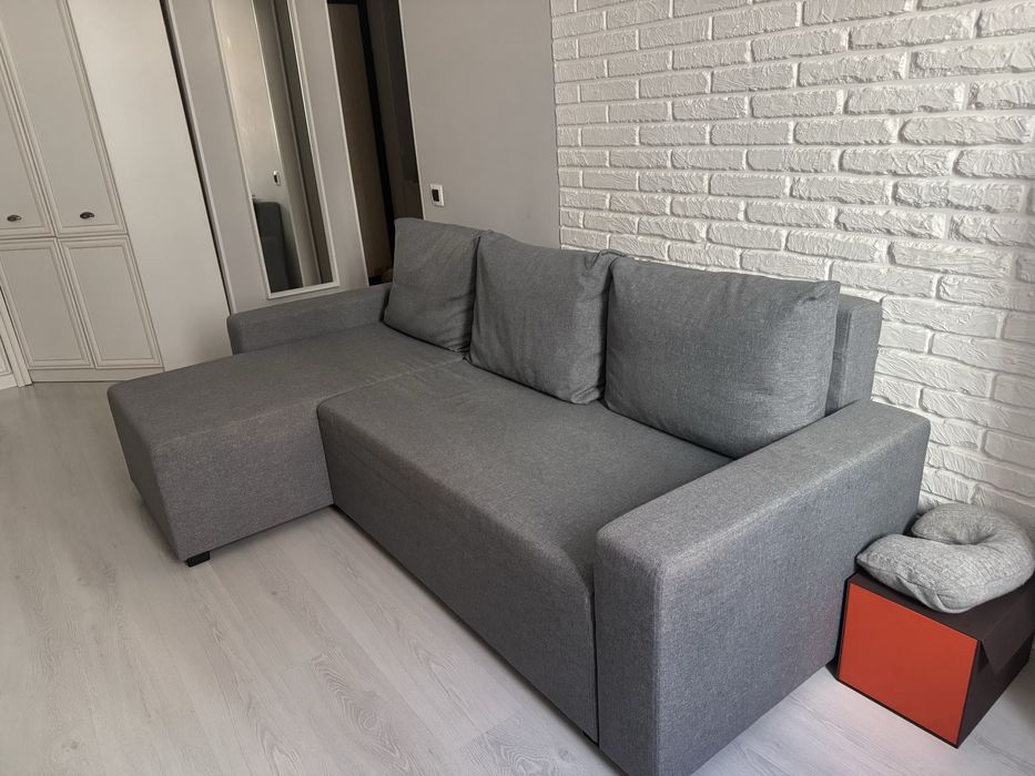 Продам диван и кресло Икеа