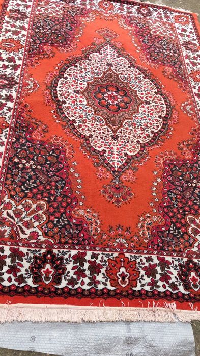 Covor persan folosit