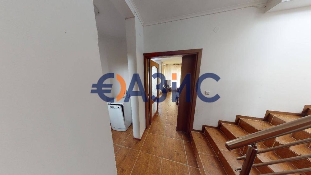 Продава се Тристаен апартамент в с. Кошарица, Област Бургас - 130 кв.м за 993 €/кв.м - Снимка #12