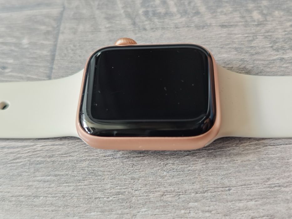 Apple Watch SE 40mm starlight