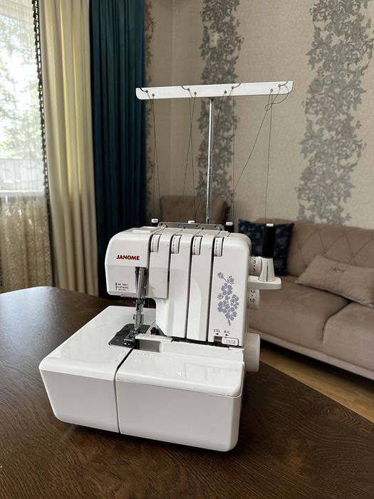 оверлок Janome samurai 1000