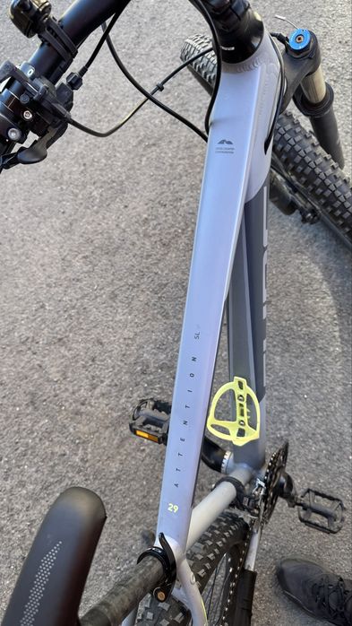 Bicicleta Cube Attention