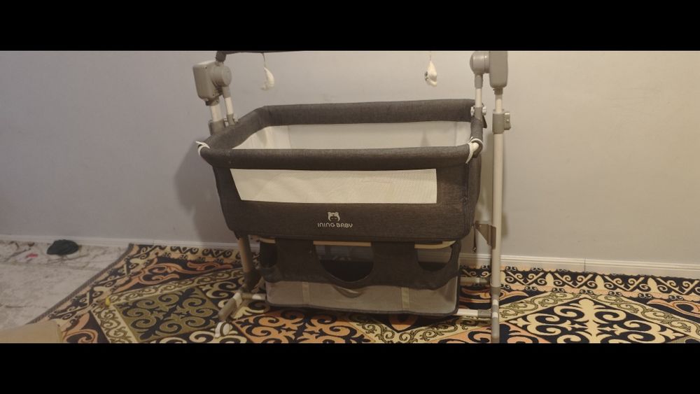 Срочно продам манеж.