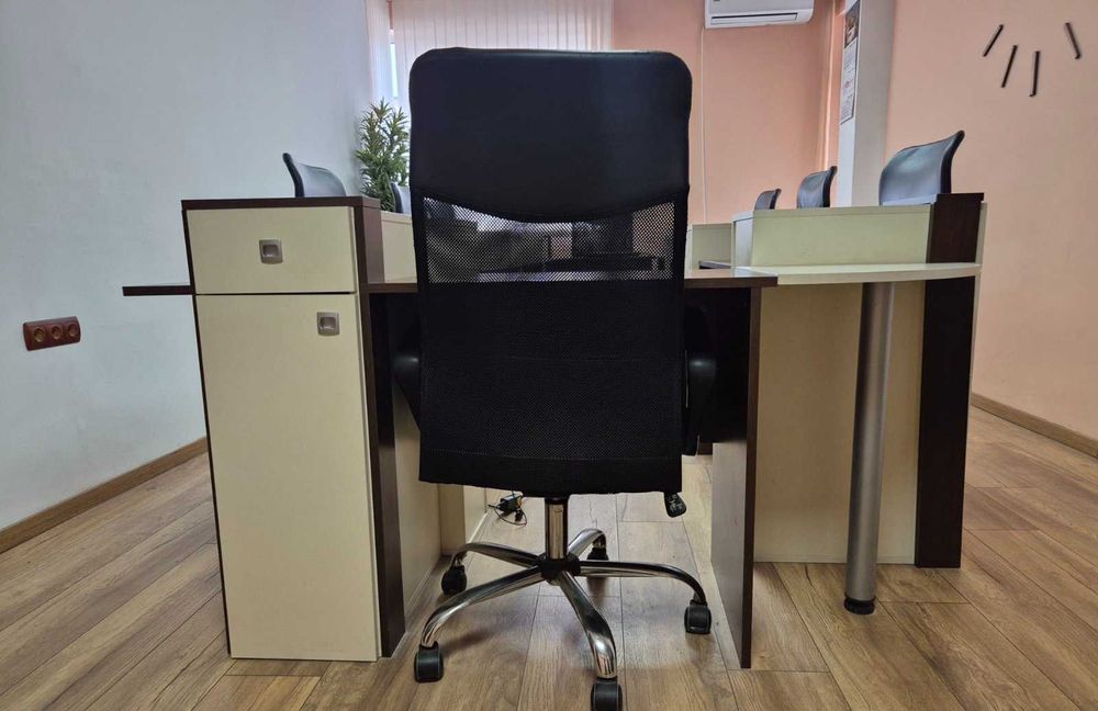 Запазени офис мебели и столове