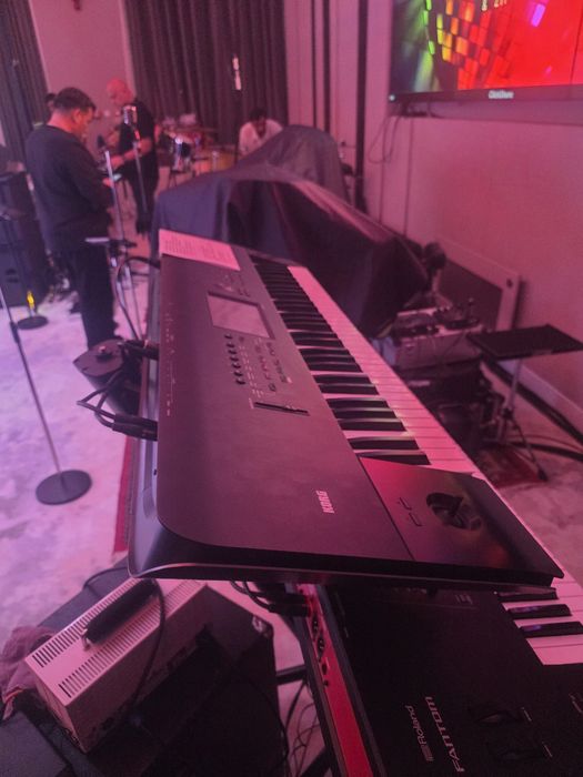 Vând Korg Nautilus 61