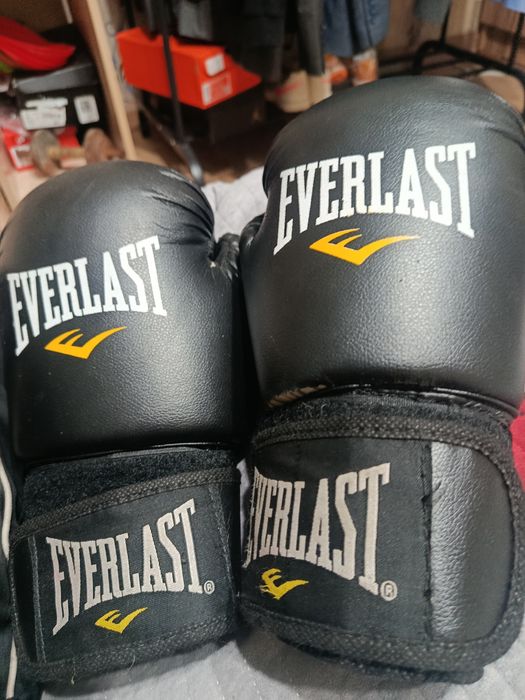 перчатки боксерские everlast