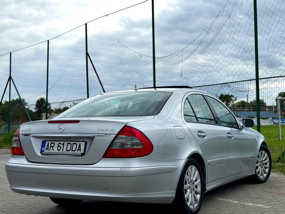 MERCEDES-BENZ 300 2008 — imagine 4