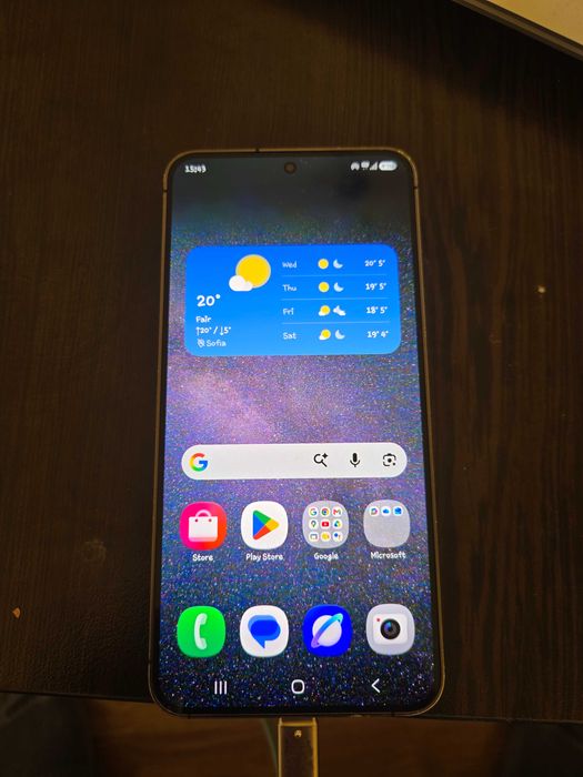 Смартфон s24 256gb с леки забележки