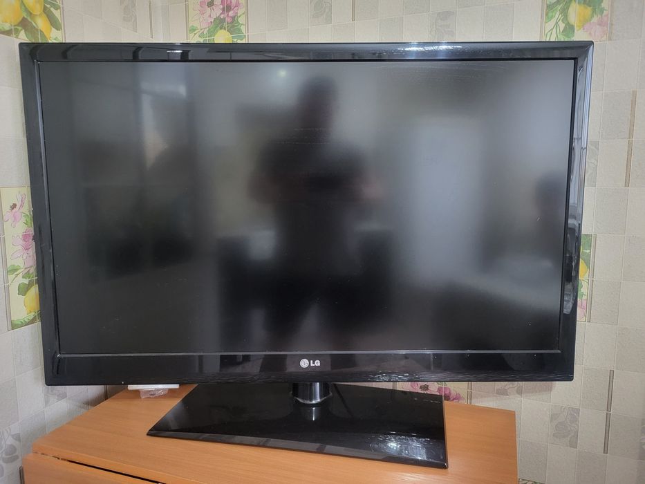 Продам большой телевизор LG в отличном состоянии