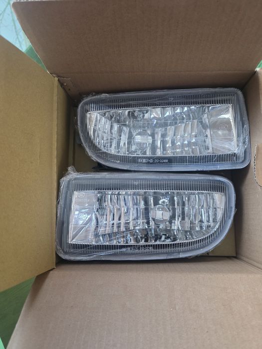 Продам противотуманные фары на Тойота Ланд Крузер 100 VX