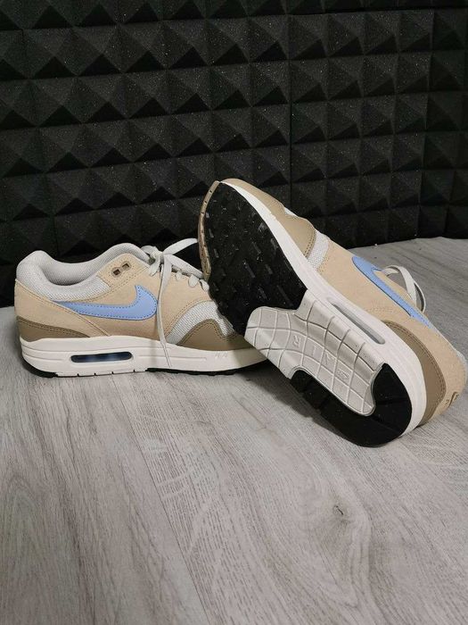 Sneakeri NIKE AIR MAX 1 Low - light bone/psychic blue/sanddrift/khaki
