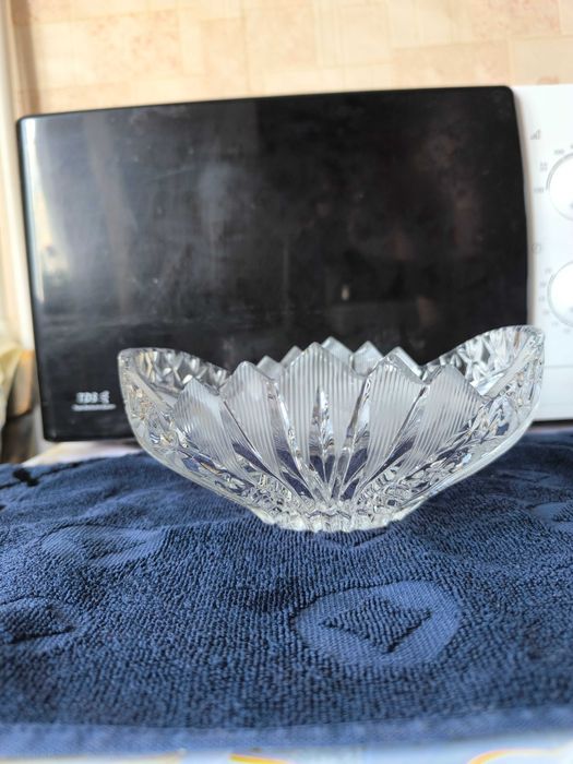 Продаю хрусталь.