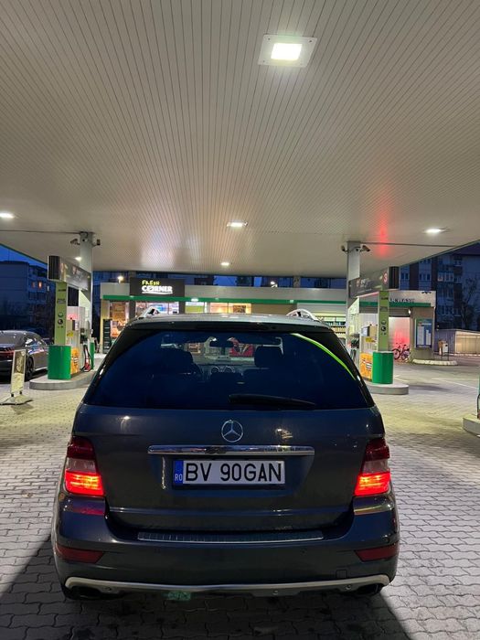 Mercedes ML 300 cdi cash 7900 variante la 9000