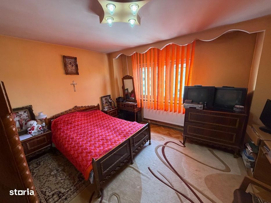 Apartament 2 camere, decomandat - zona Industriala (Sub Stadion)