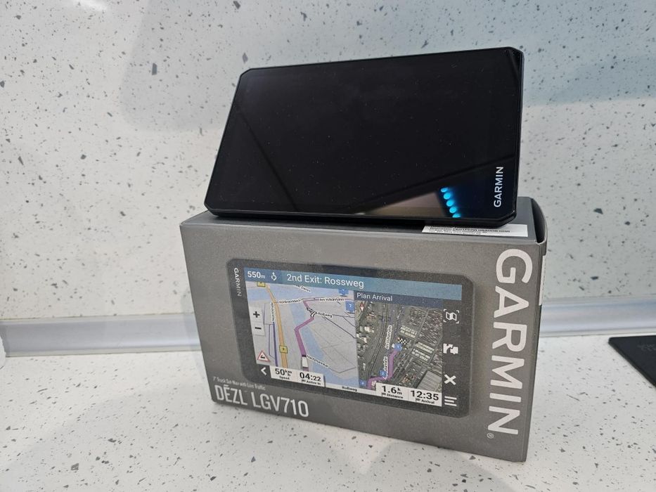 Навигация Garmin - Dezel lG - 710