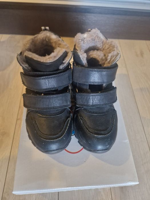 Продаю зимние ботинки для мальчика