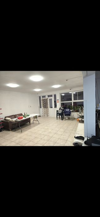 Închiriez spațiu 8×8  Poarta Albă